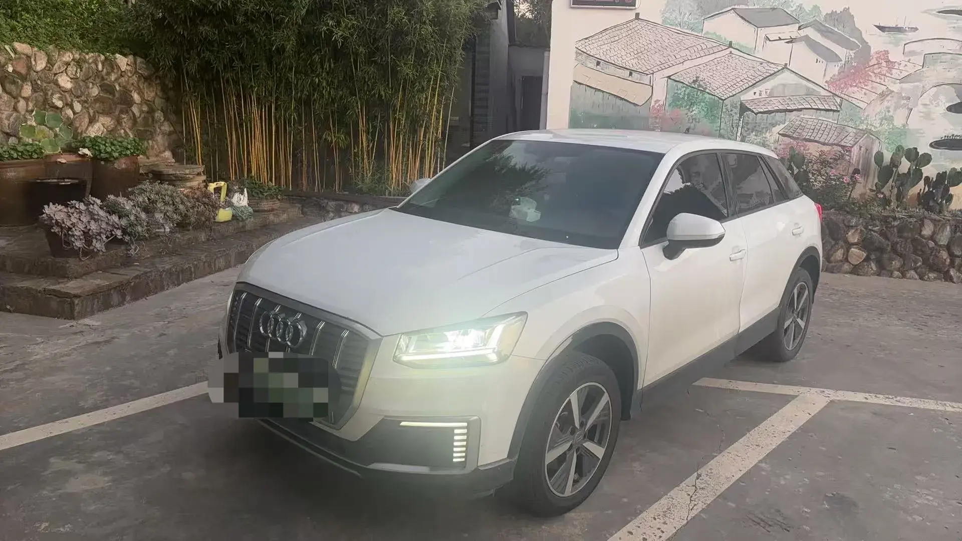 2019 AUDI Q2L view 1
