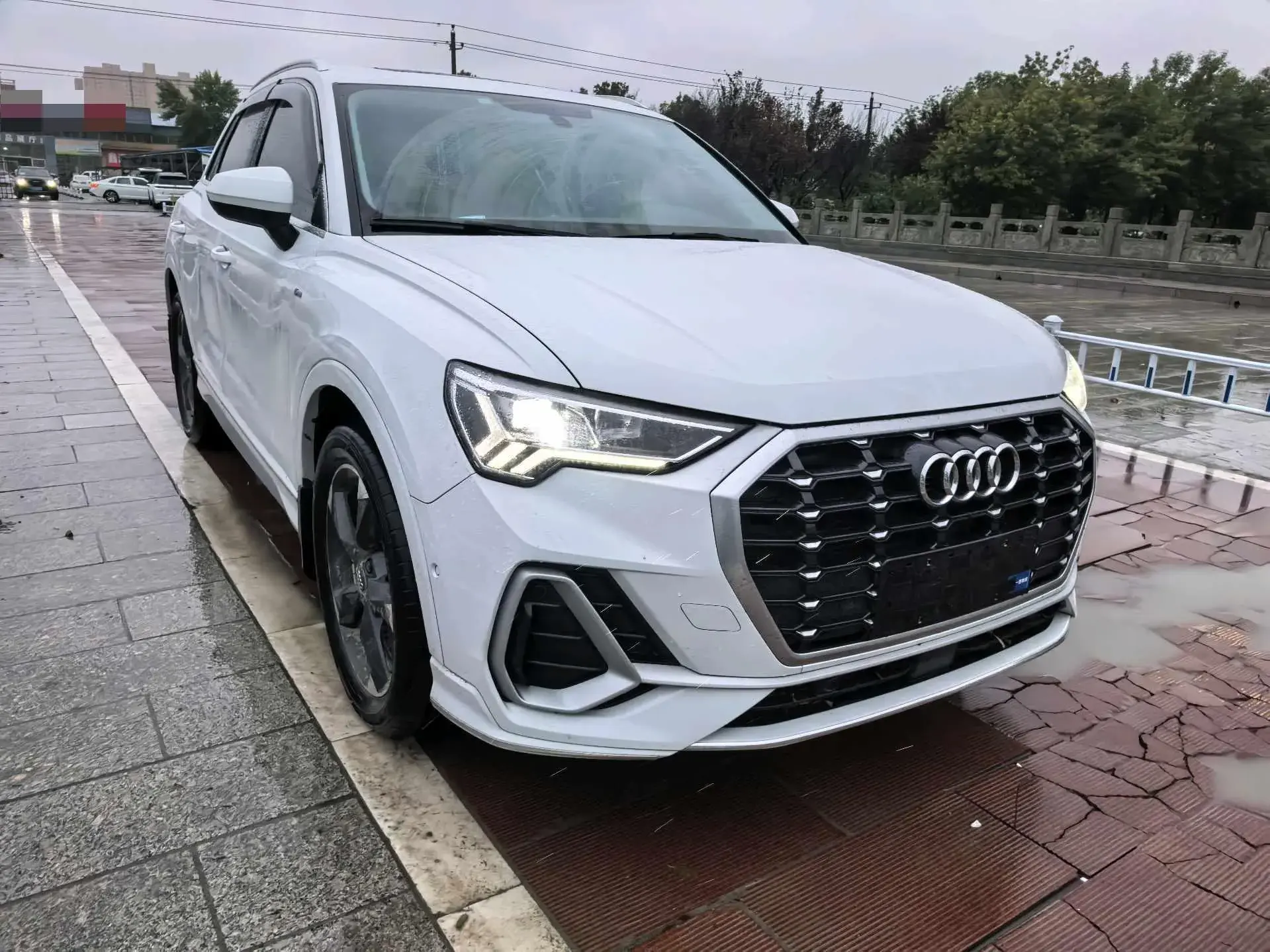 2020 AUDI Q3 thumbnail 3