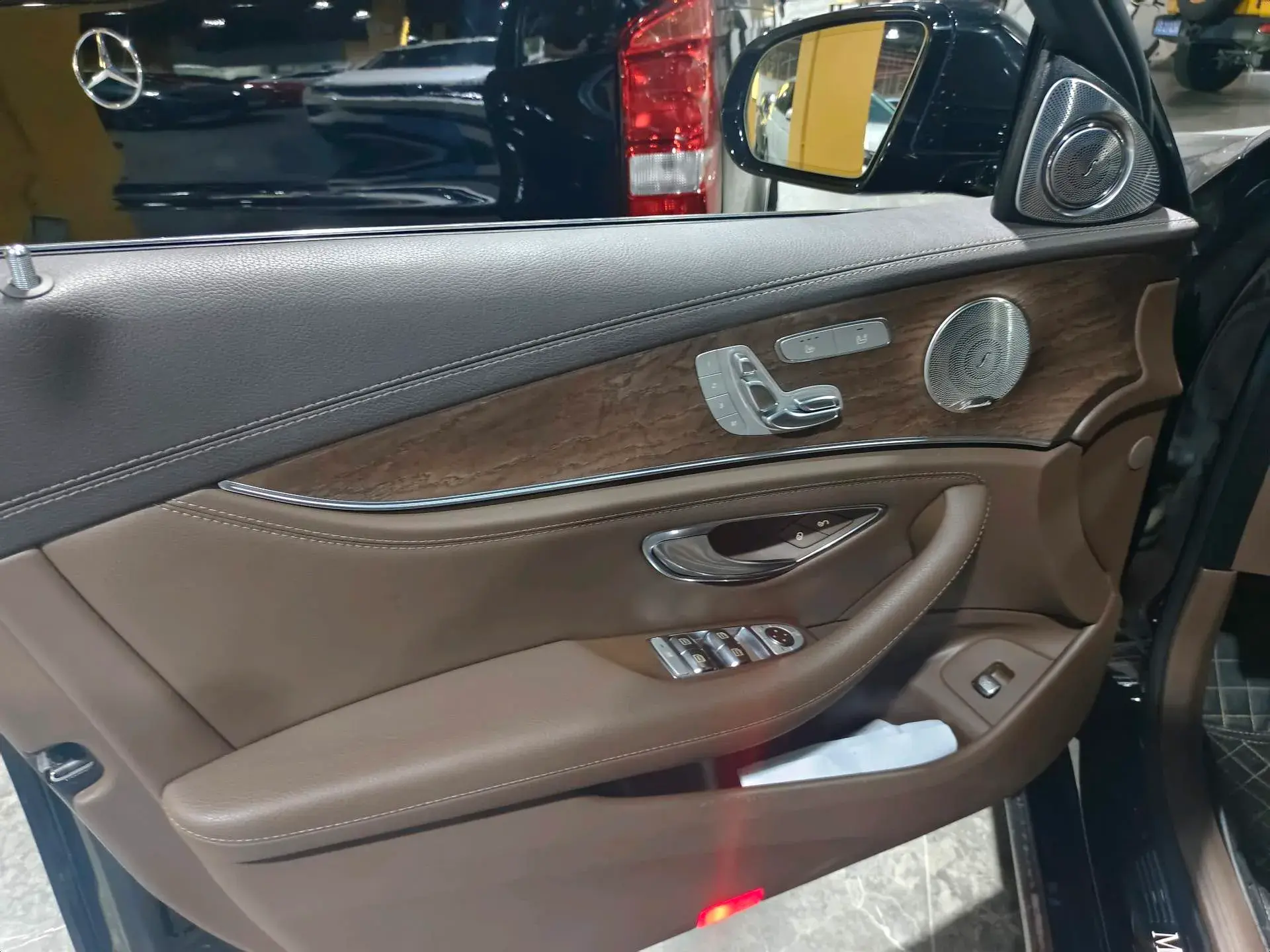 2021 MERCEDES-BENZ E thumbnail 3