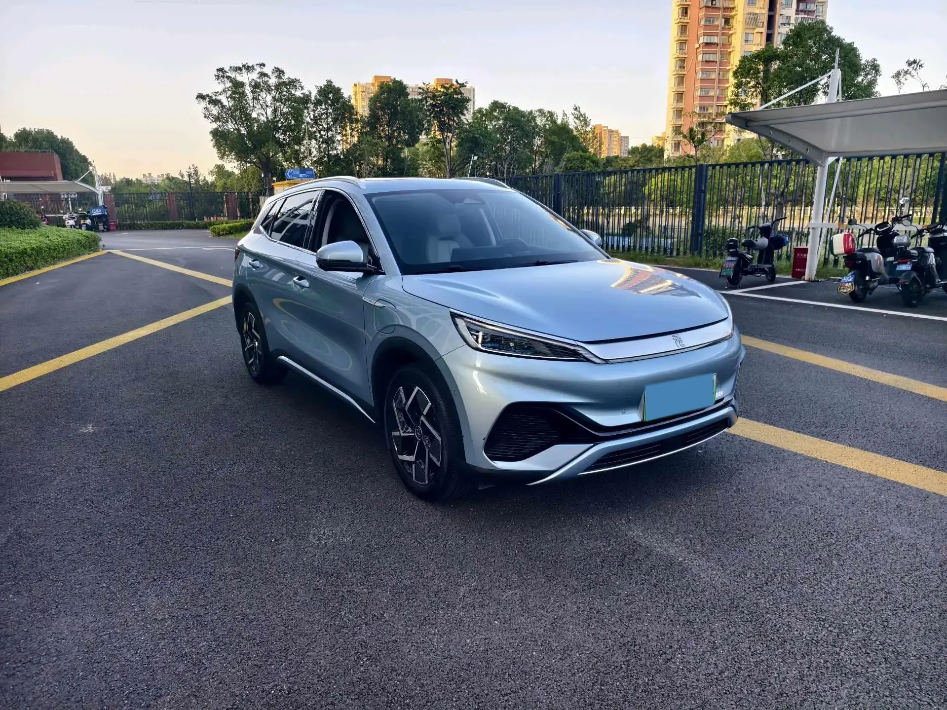 2023 BYD YUAN thumbnail 3