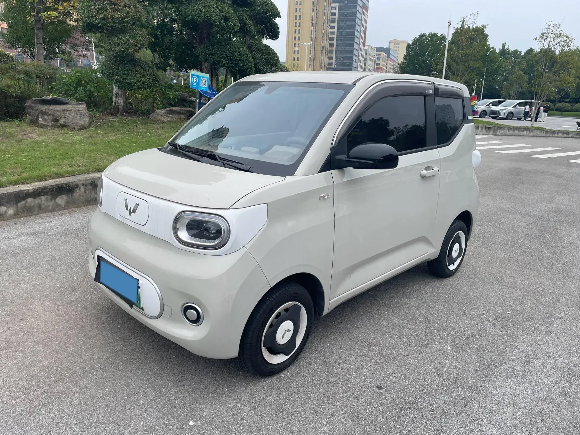 2024 WULING HONGGUANG view 1