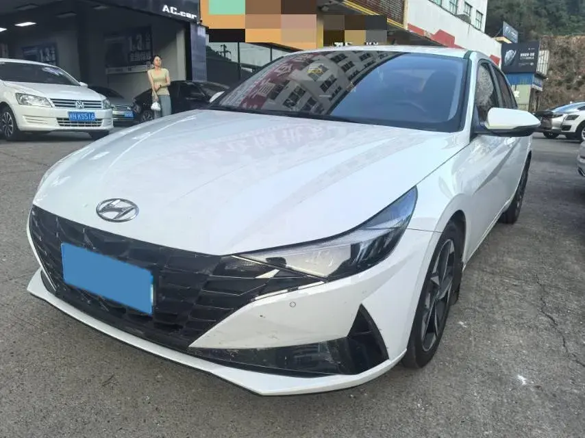 2022 HYUNDAI ELANTRA view 1