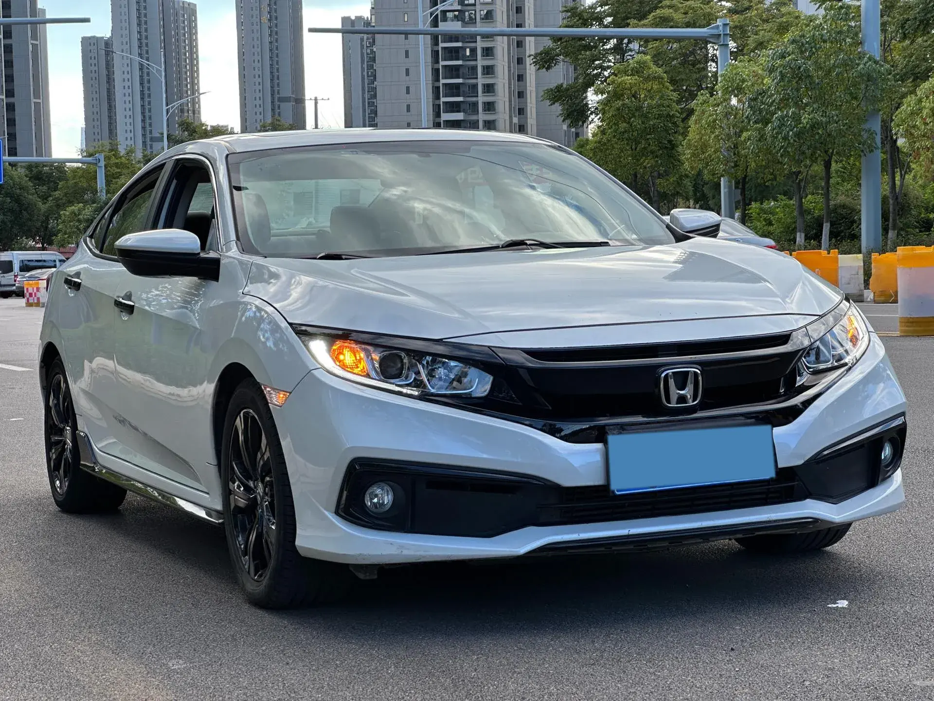 2019 HONDA CIVIC thumbnail 3