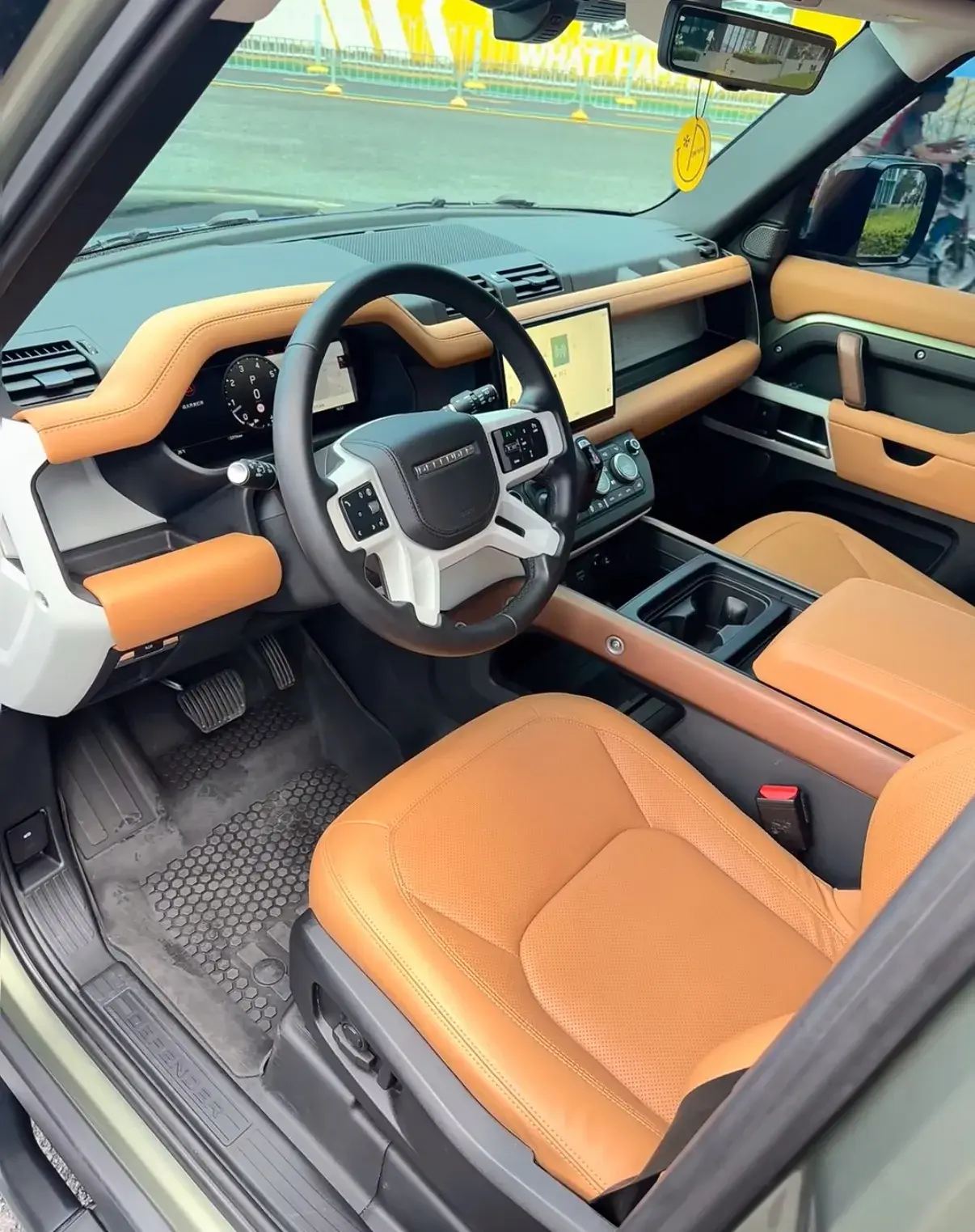 2024 LAND ROVER thumbnail 4