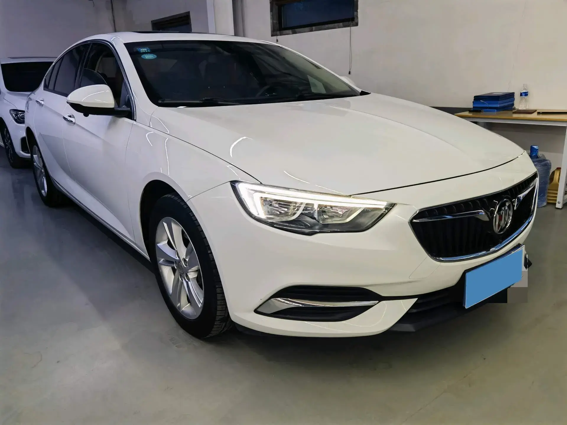 2019 BUICK REGAL thumbnail 3