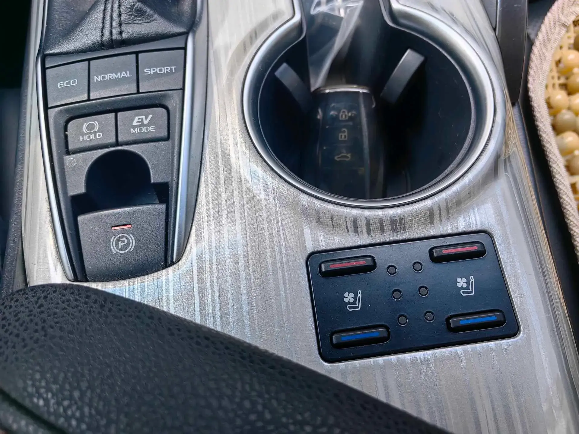 2019 TOYOTA CAMRY thumbnail 4