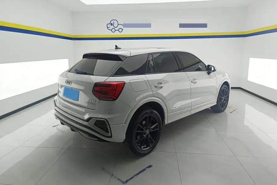 2022 AUDI Q2L thumbnail 2