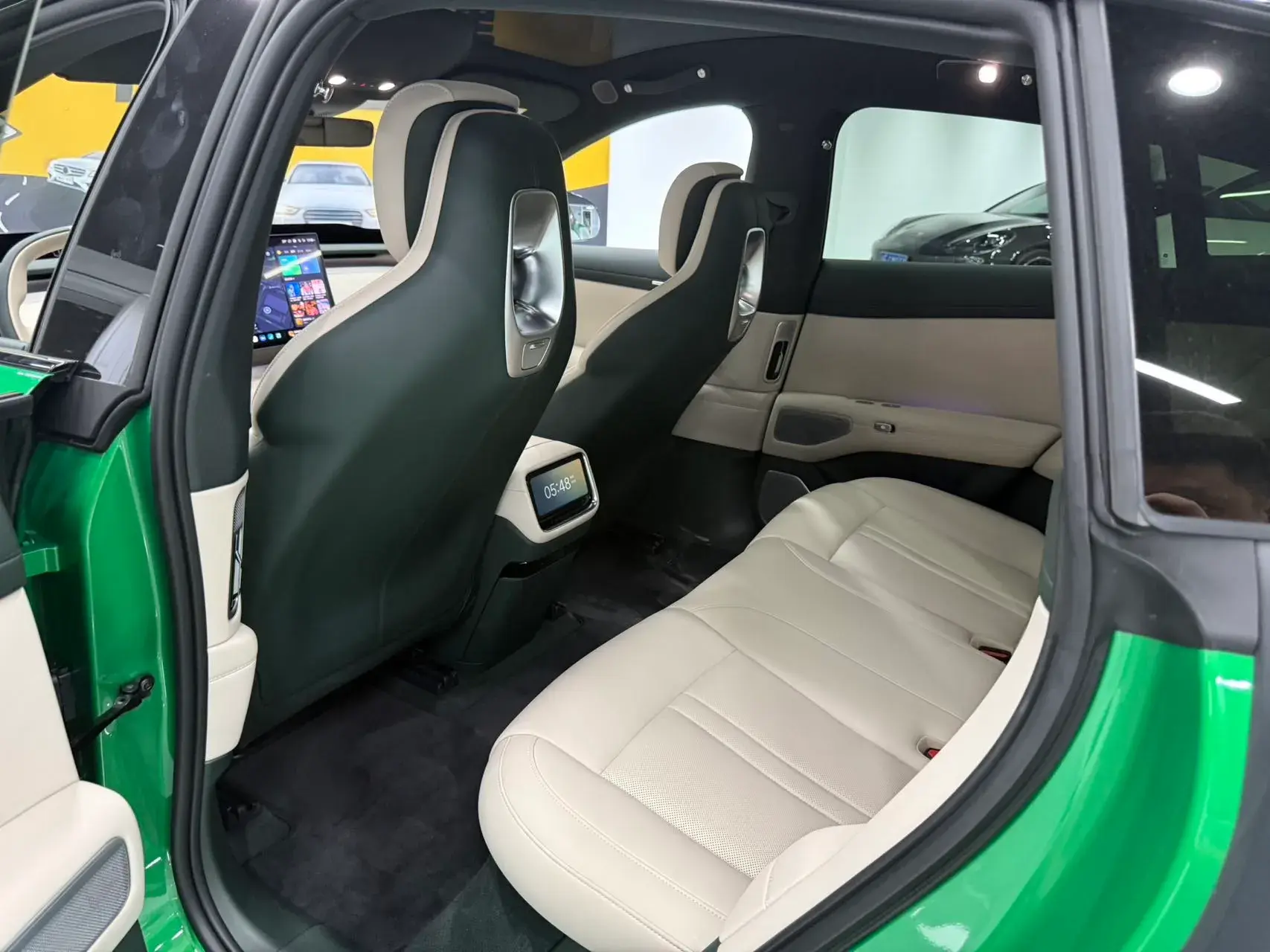 2025 MI YU7 thumbnail 4