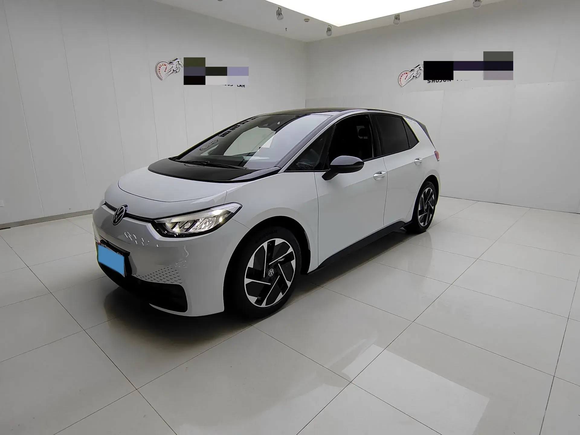 2025 VOLKSWAGEN ID.3 view 1