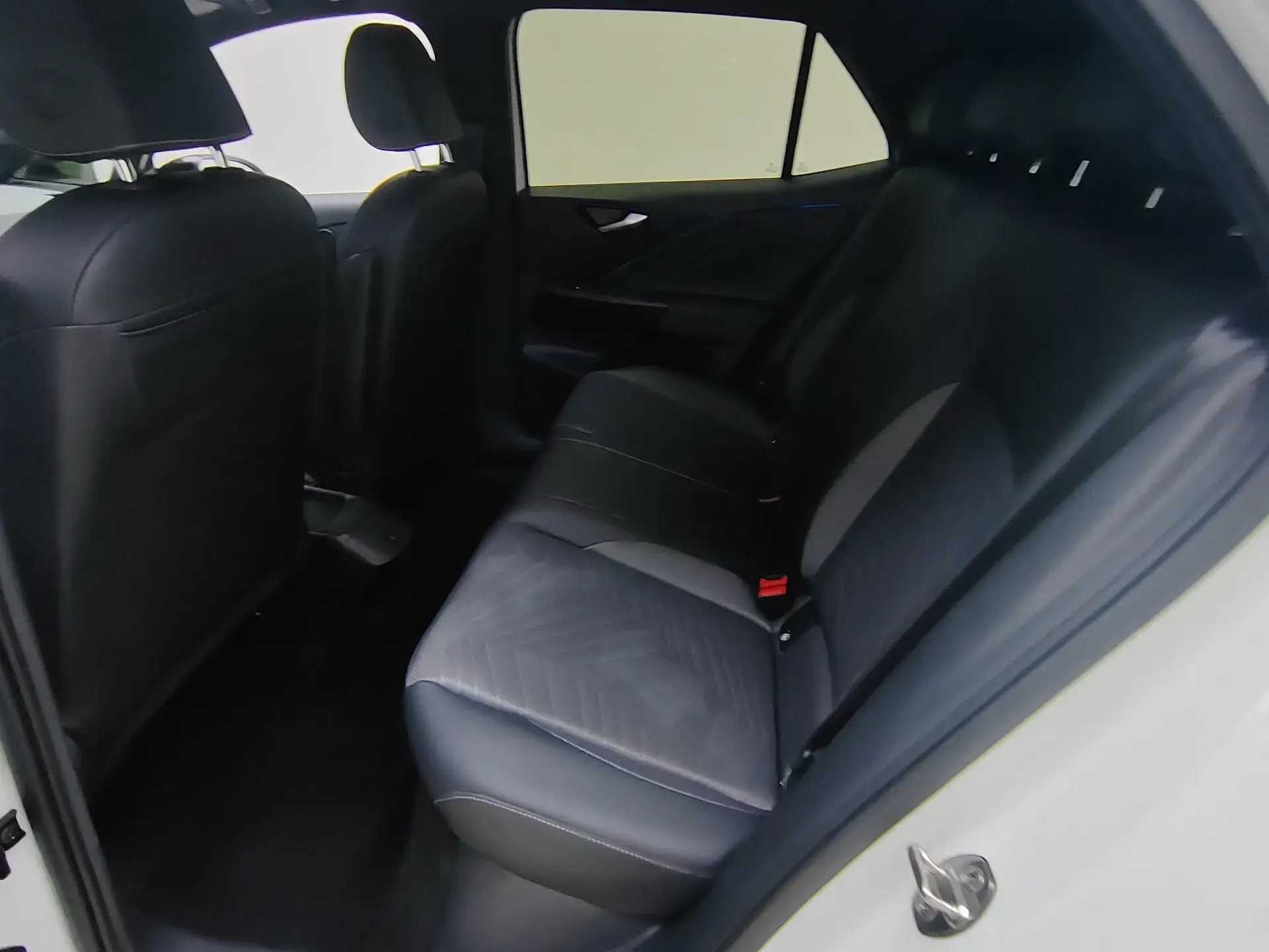 2025 VOLKSWAGEN ID.3 thumbnail 3