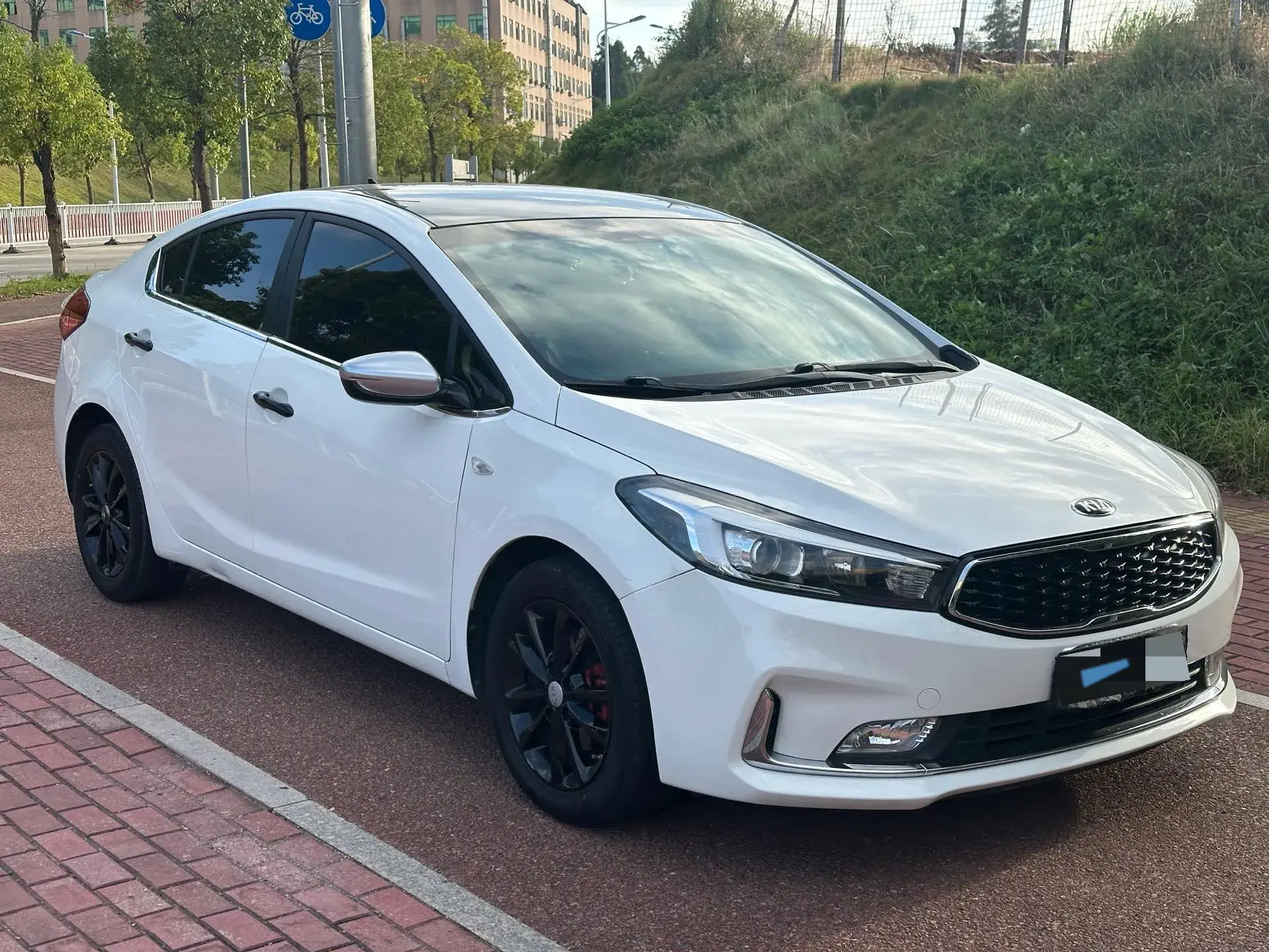 2016 KIA K3 thumbnail 3