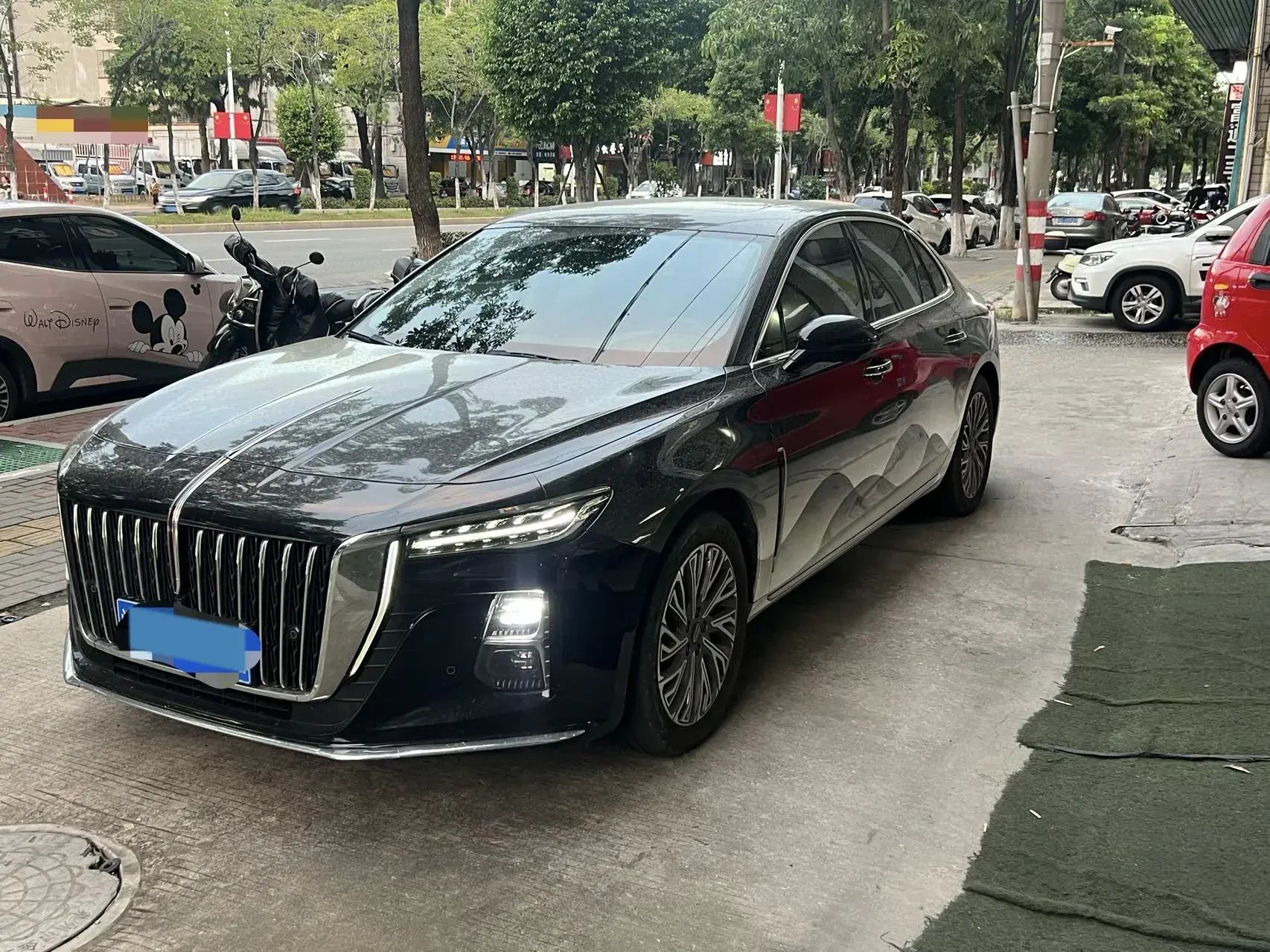 2023 HONGQI H5 view 1