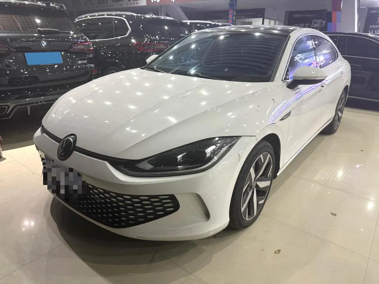 2022 VOLKSWAGEN LAMANDO view 1