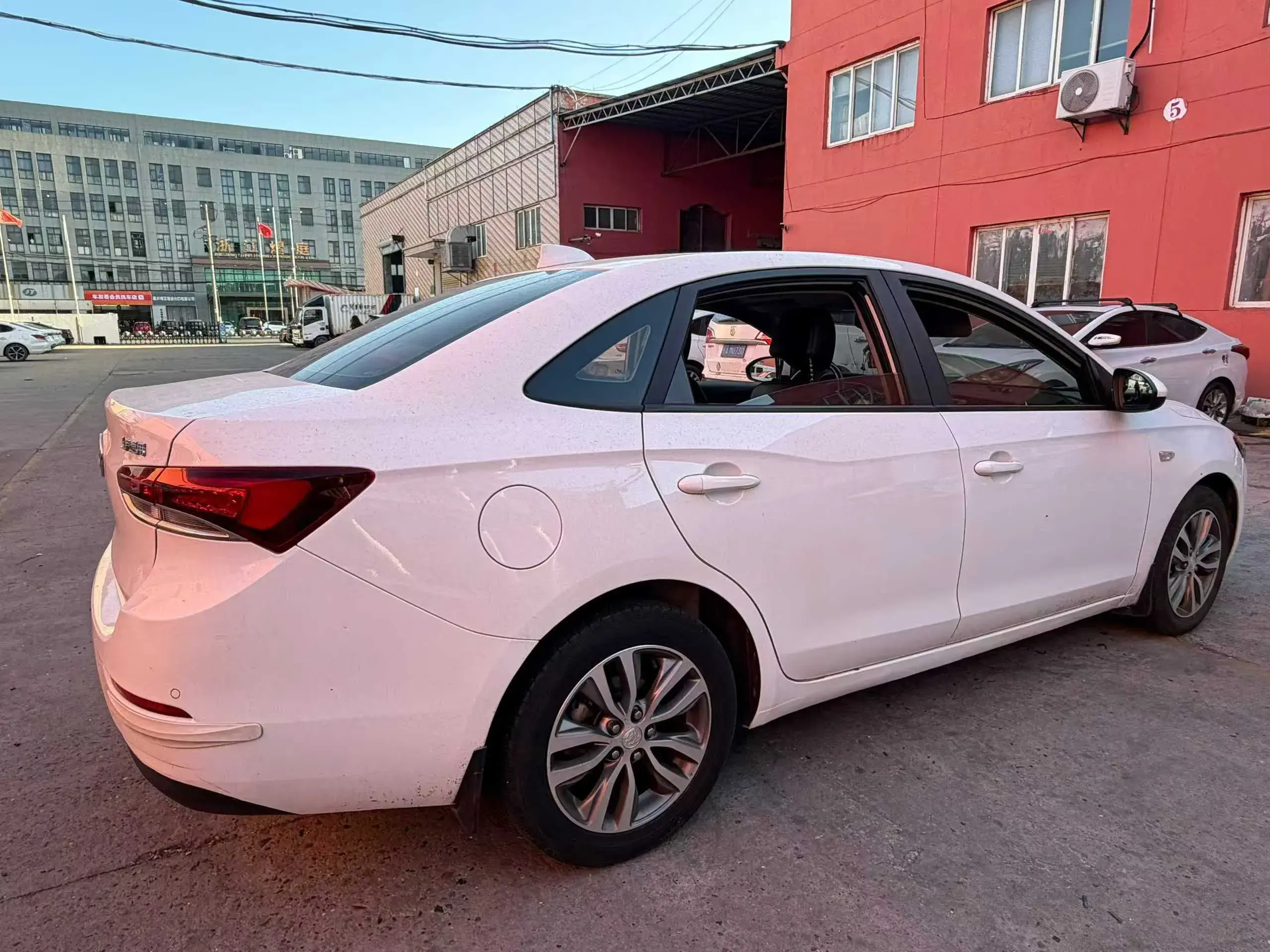 2016 HYUNDAI ELANTRA thumbnail 2