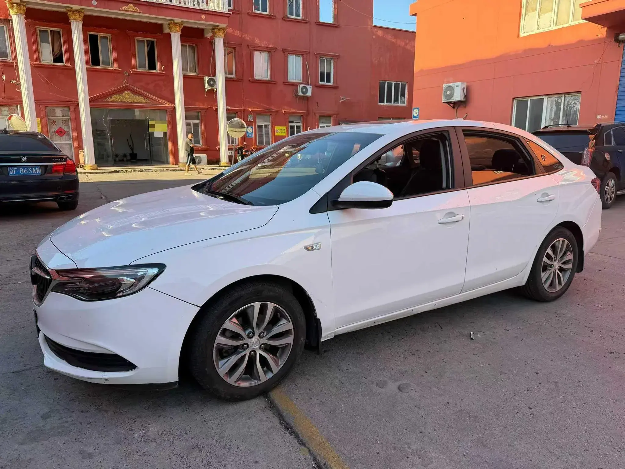 2016 HYUNDAI ELANTRA view 1