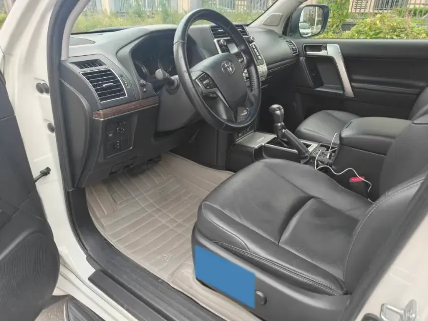 2019 TOYOTA LAND thumbnail 4