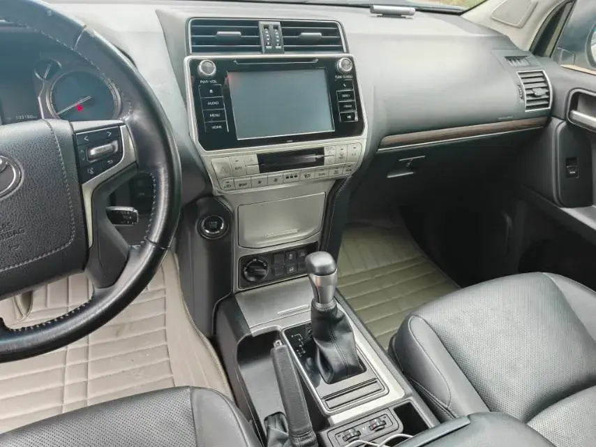 2019 TOYOTA LAND thumbnail 3