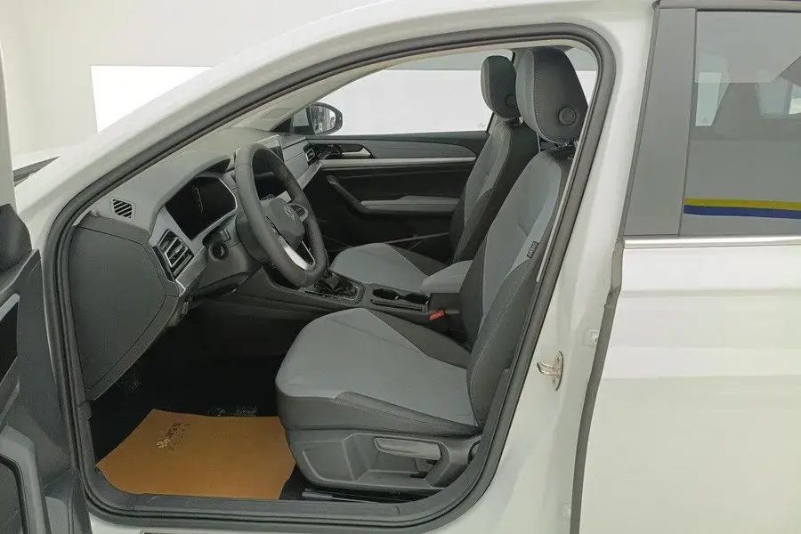 2024 VOLKSWAGEN LAVIDA thumbnail 3