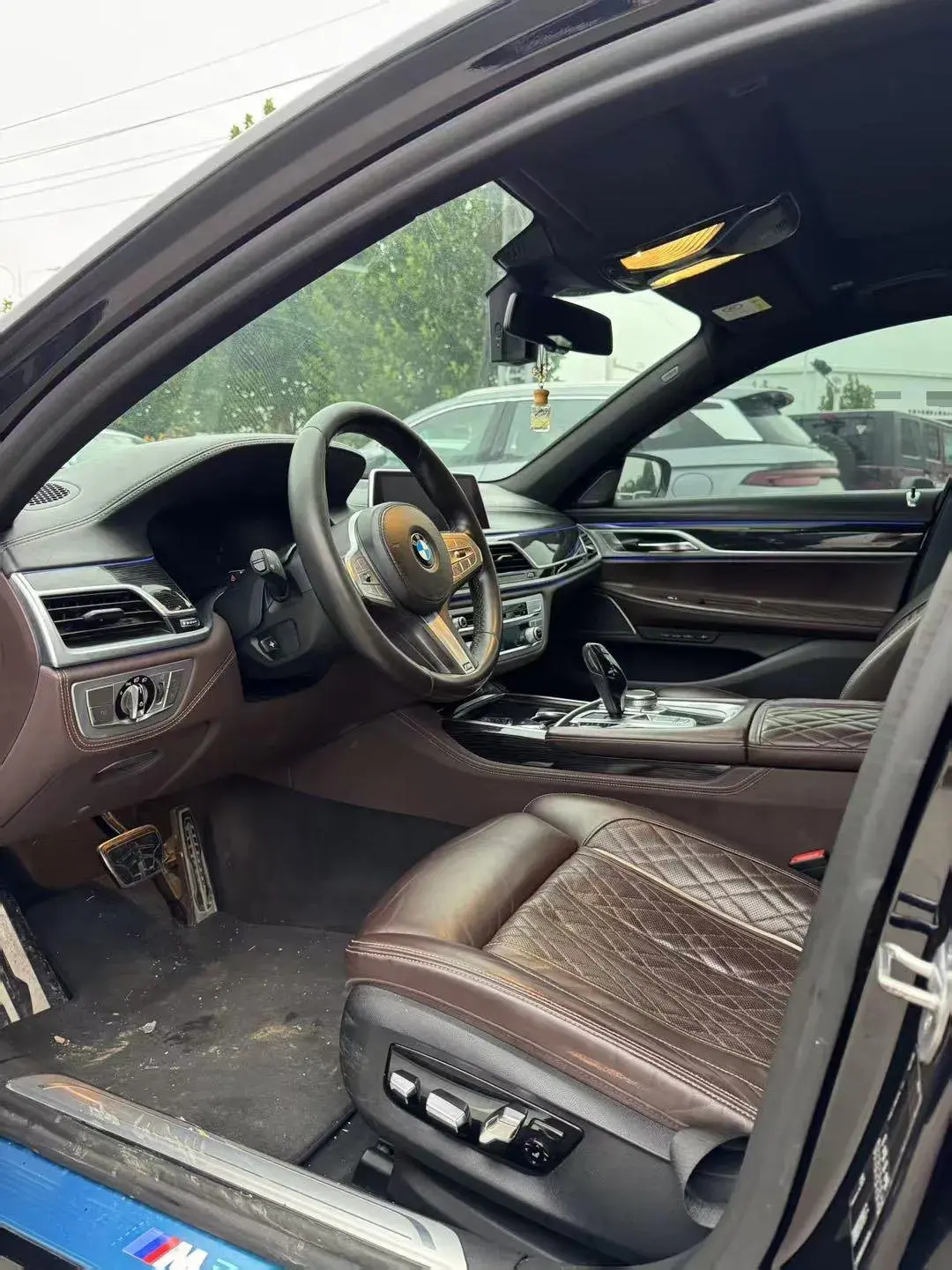 2019 BMW 7 thumbnail 3