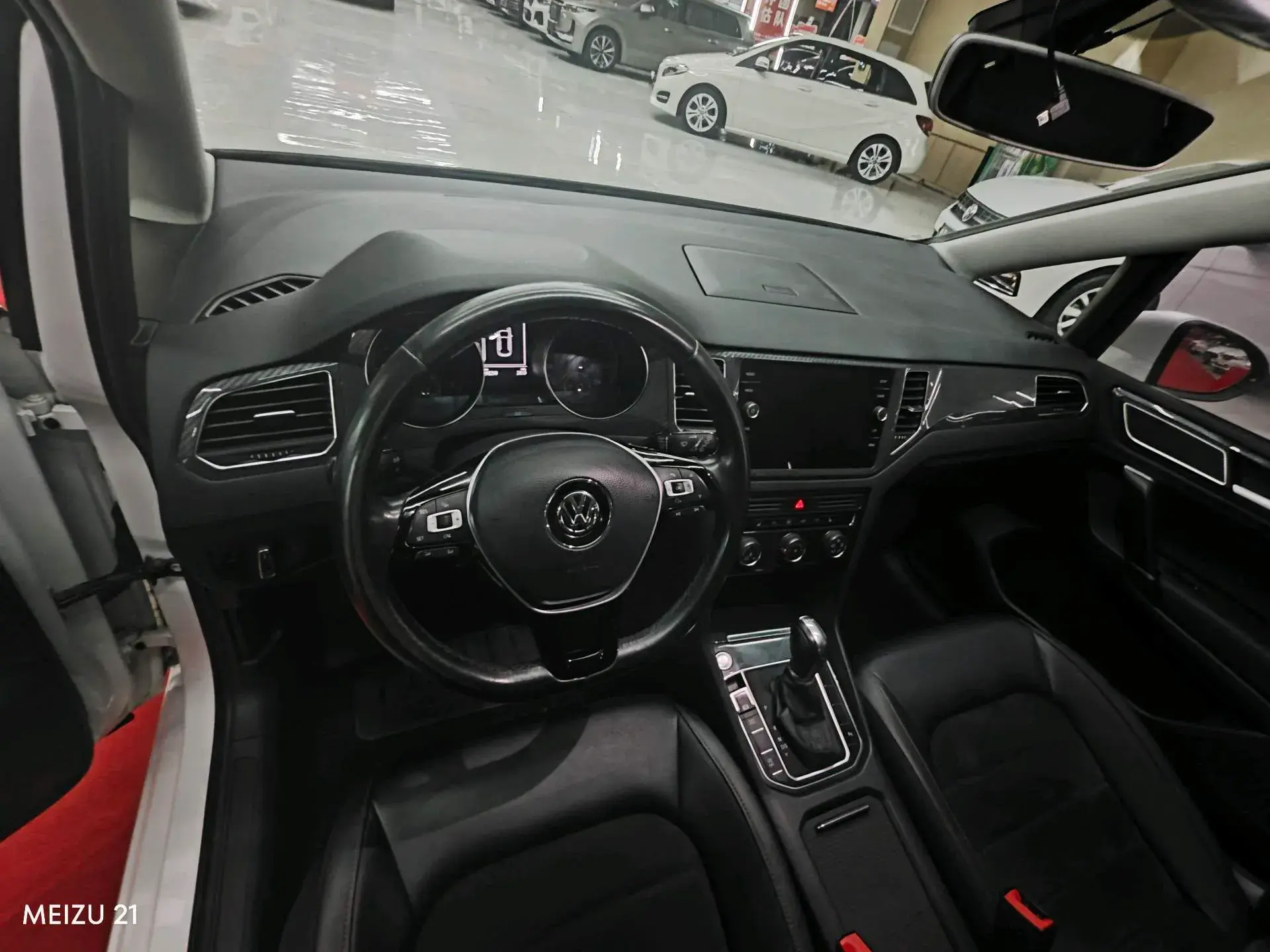 2018 VOLKSWAGEN GOLF thumbnail 3