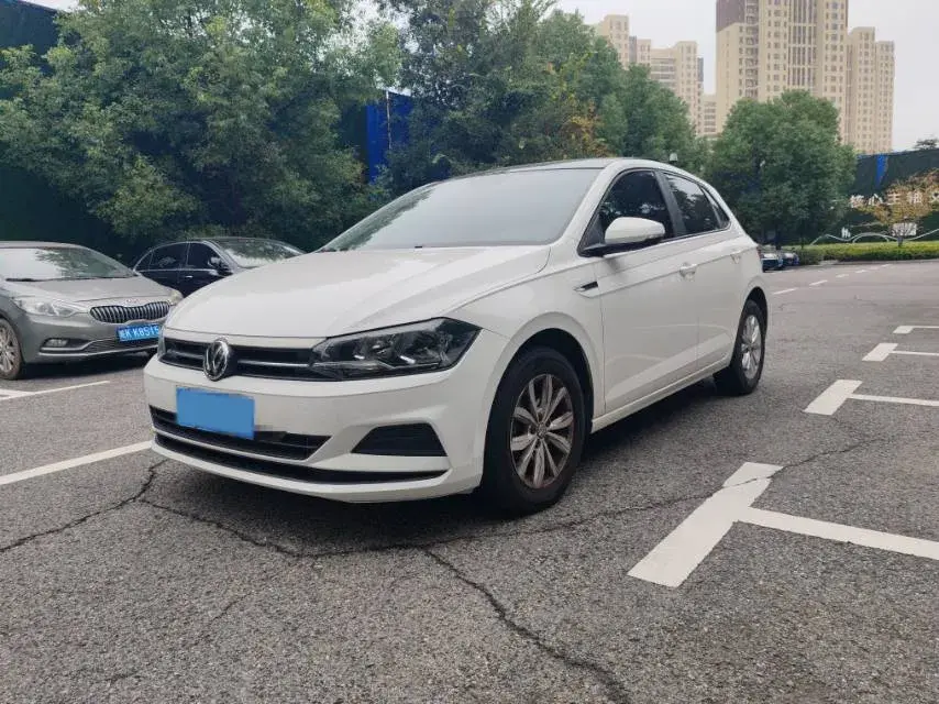 2019 VOLKSWAGEN POLO view 1