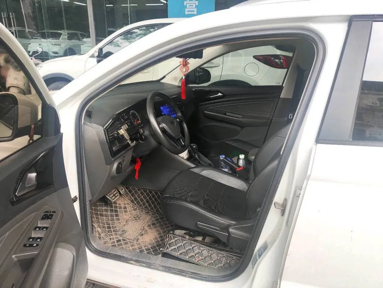 2019 JETTA VS5 thumbnail 4