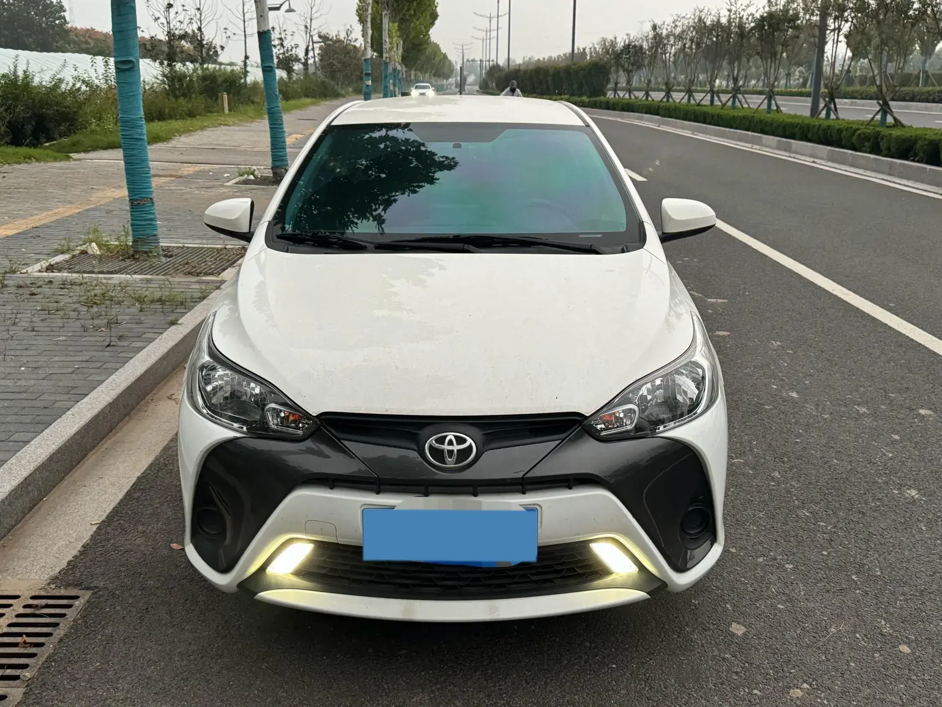 2022 TOYOTA YARIS thumbnail 2