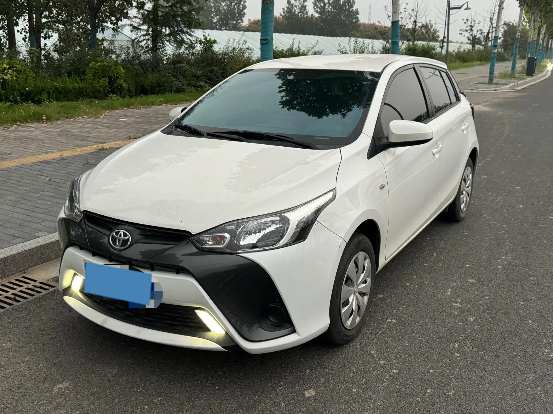 2022 TOYOTA YARIS view 1