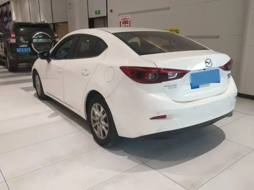 2017 MAZDA 3 thumbnail 4