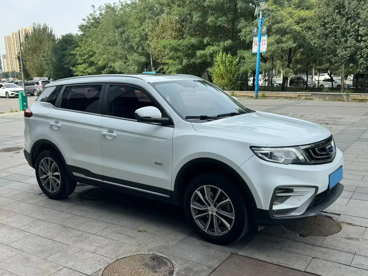 2020 GEELY AZKARRA thumbnail 3