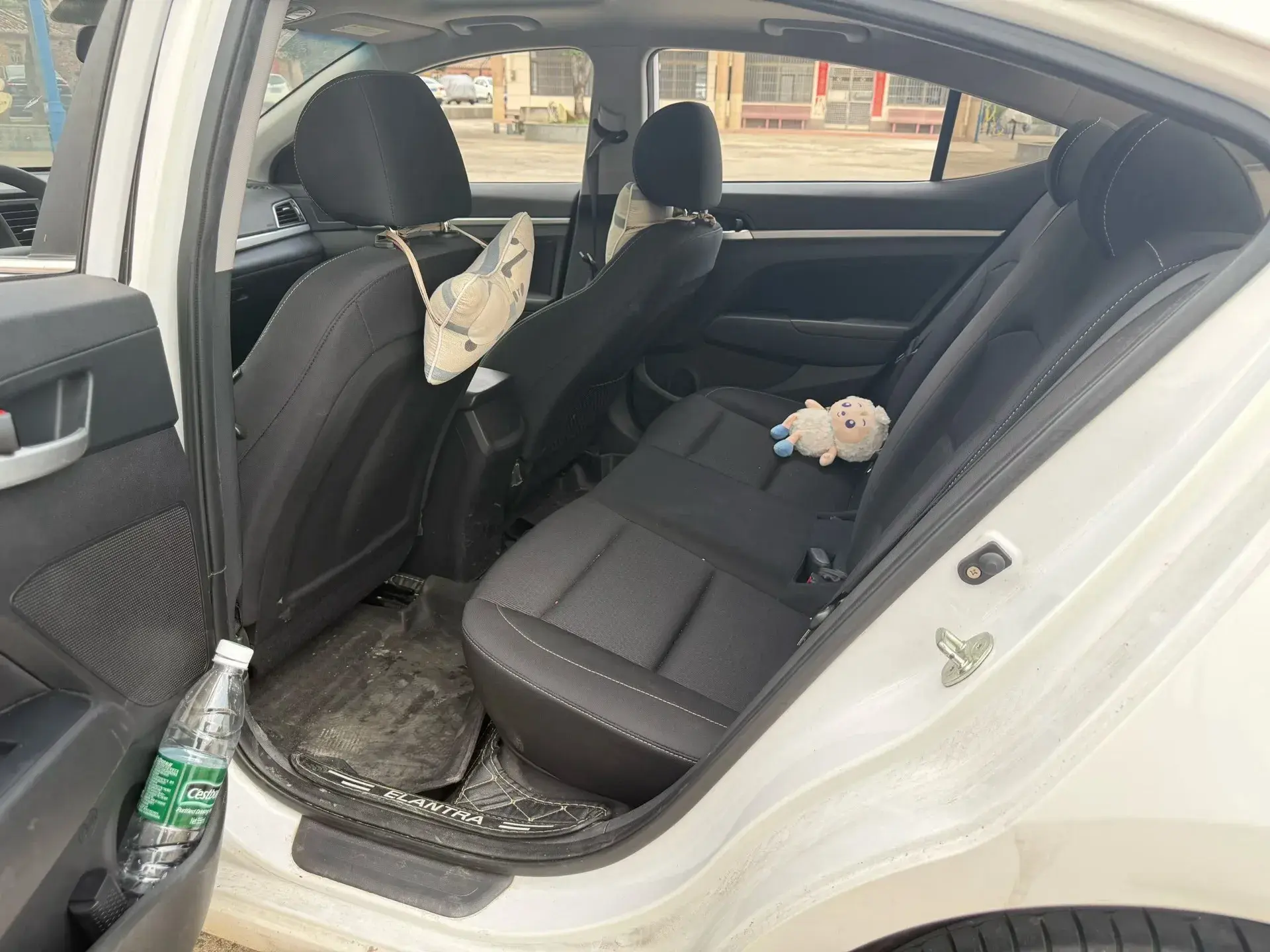 2018 HYUNDAI ELANTRA thumbnail 3