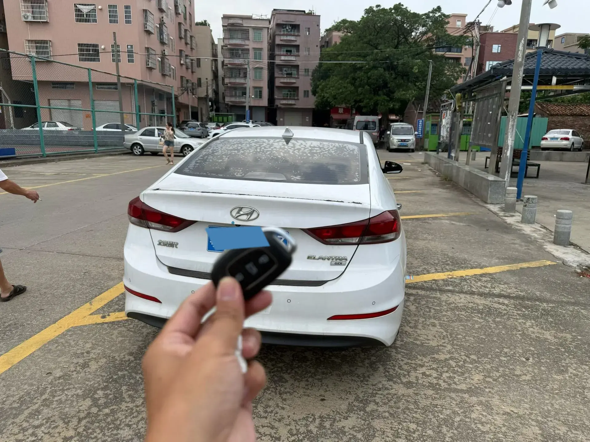 2018 HYUNDAI ELANTRA thumbnail 4