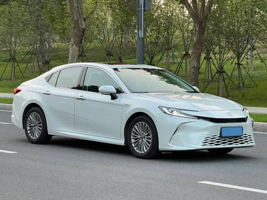 2024 TOYOTA CAMRY thumbnail 3