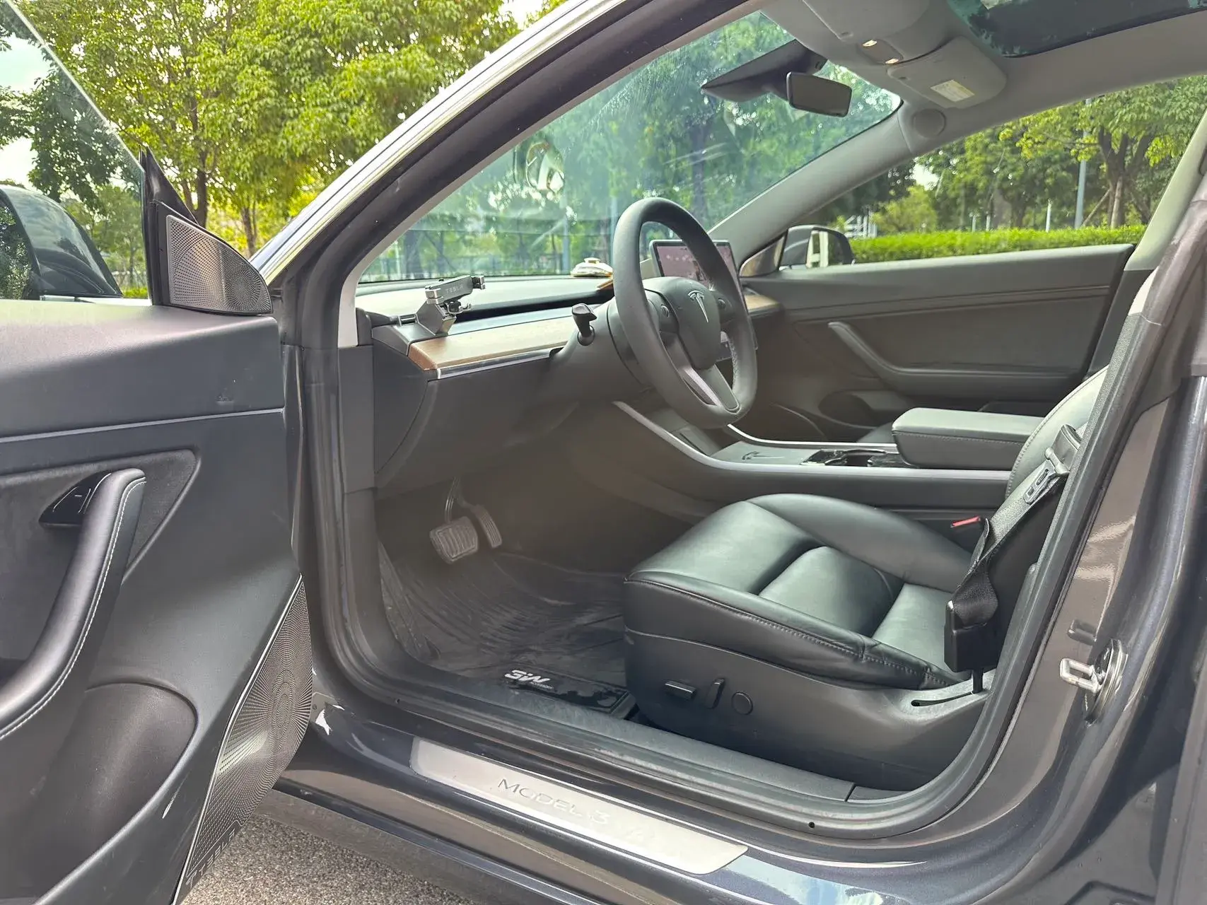 2020 TESLA MODEL thumbnail 4