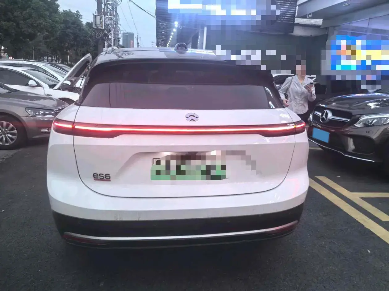 2023 NIO ES6 thumbnail 4