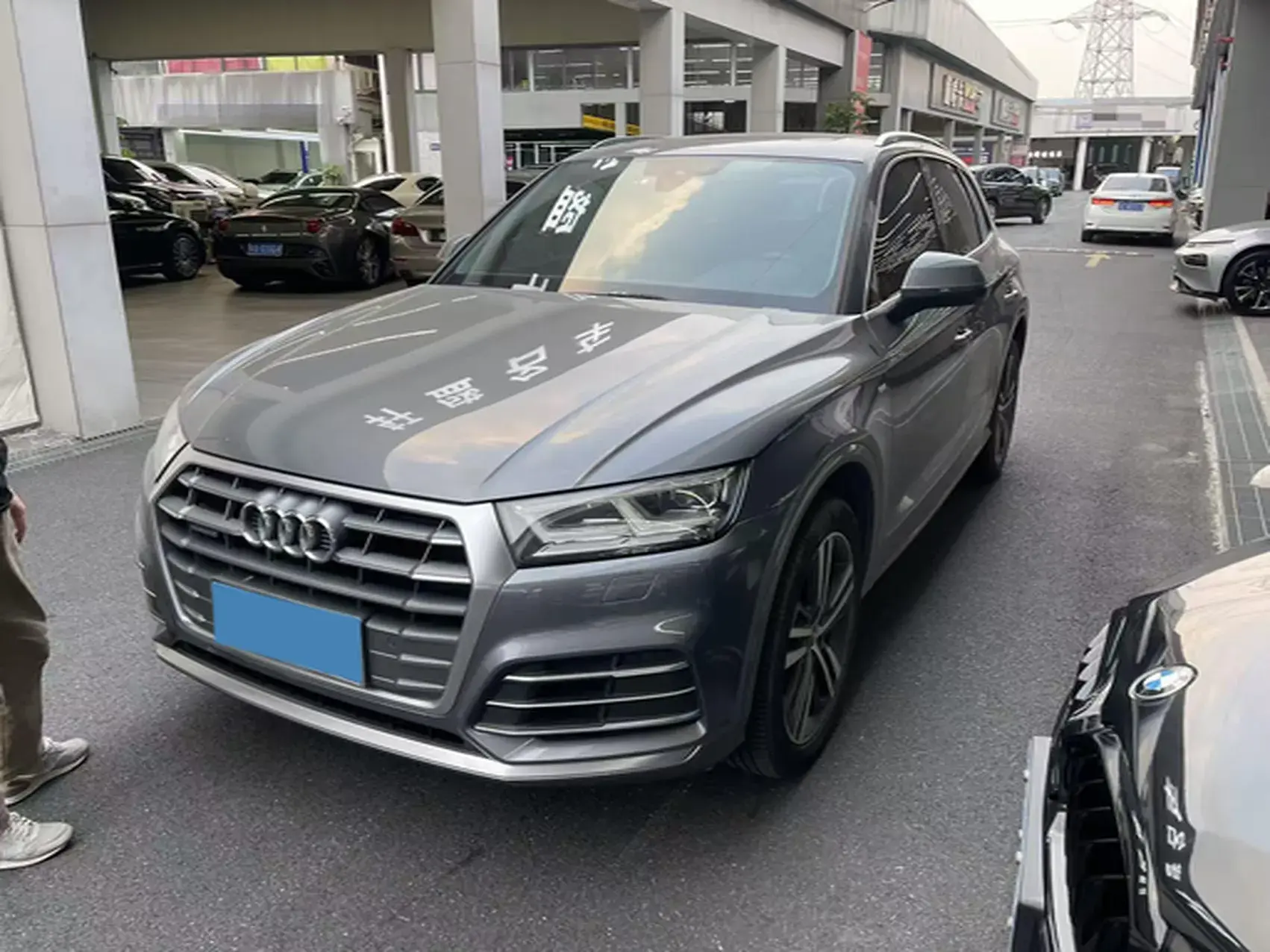2020 AUDI Q5L view 1