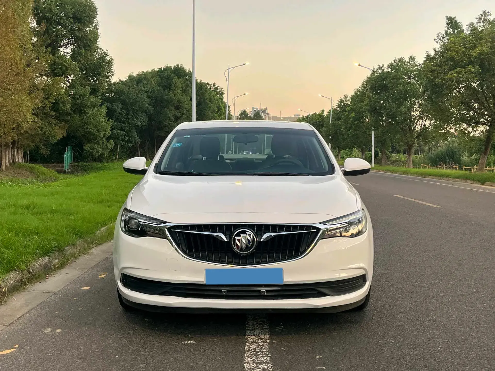 2020 BUICK REGAL thumbnail 2