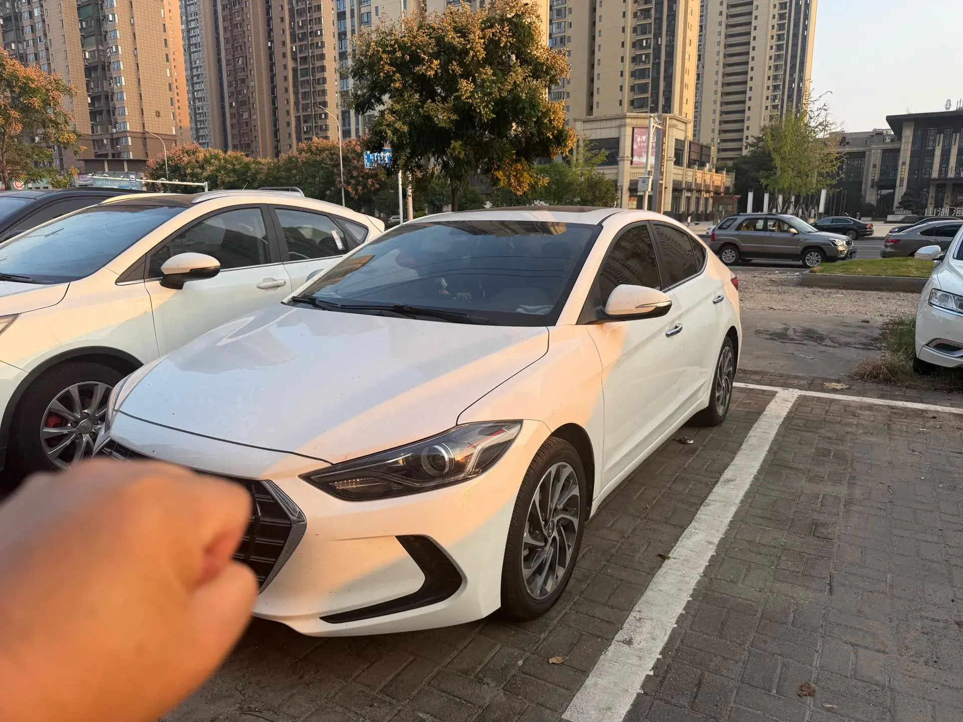 2020 HYUNDAI ELANTRA thumbnail 2