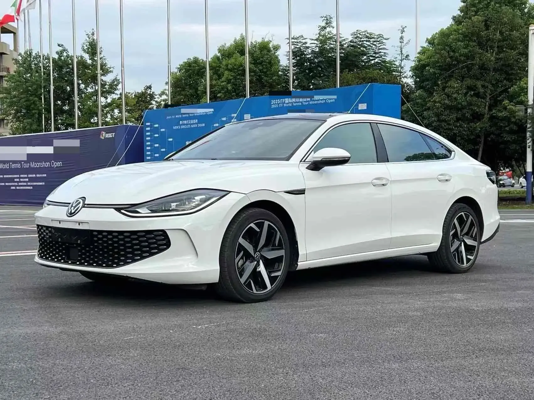 2022 VOLKSWAGEN LAMANDO view 1