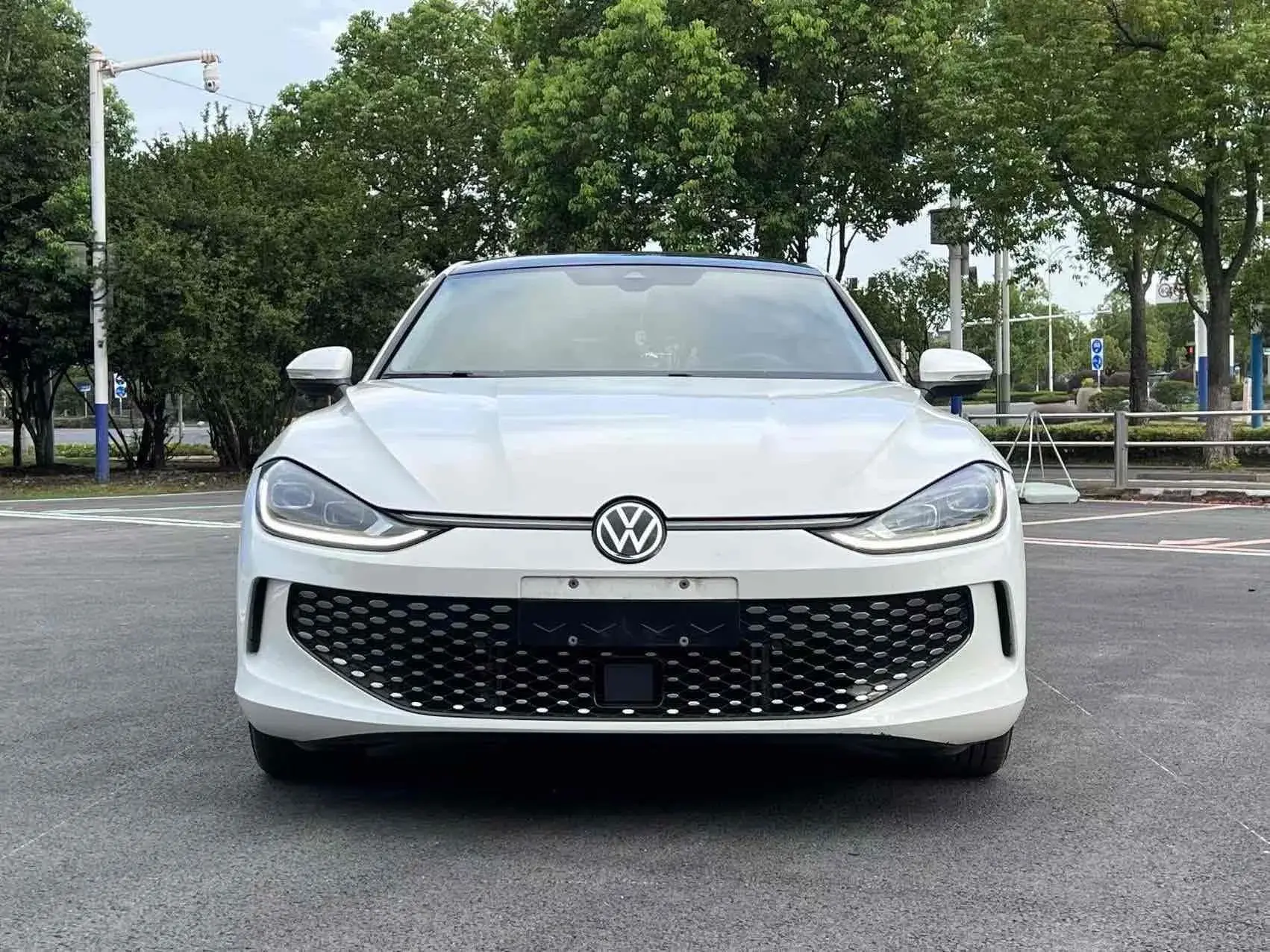 2022 VOLKSWAGEN LAMANDO thumbnail 3
