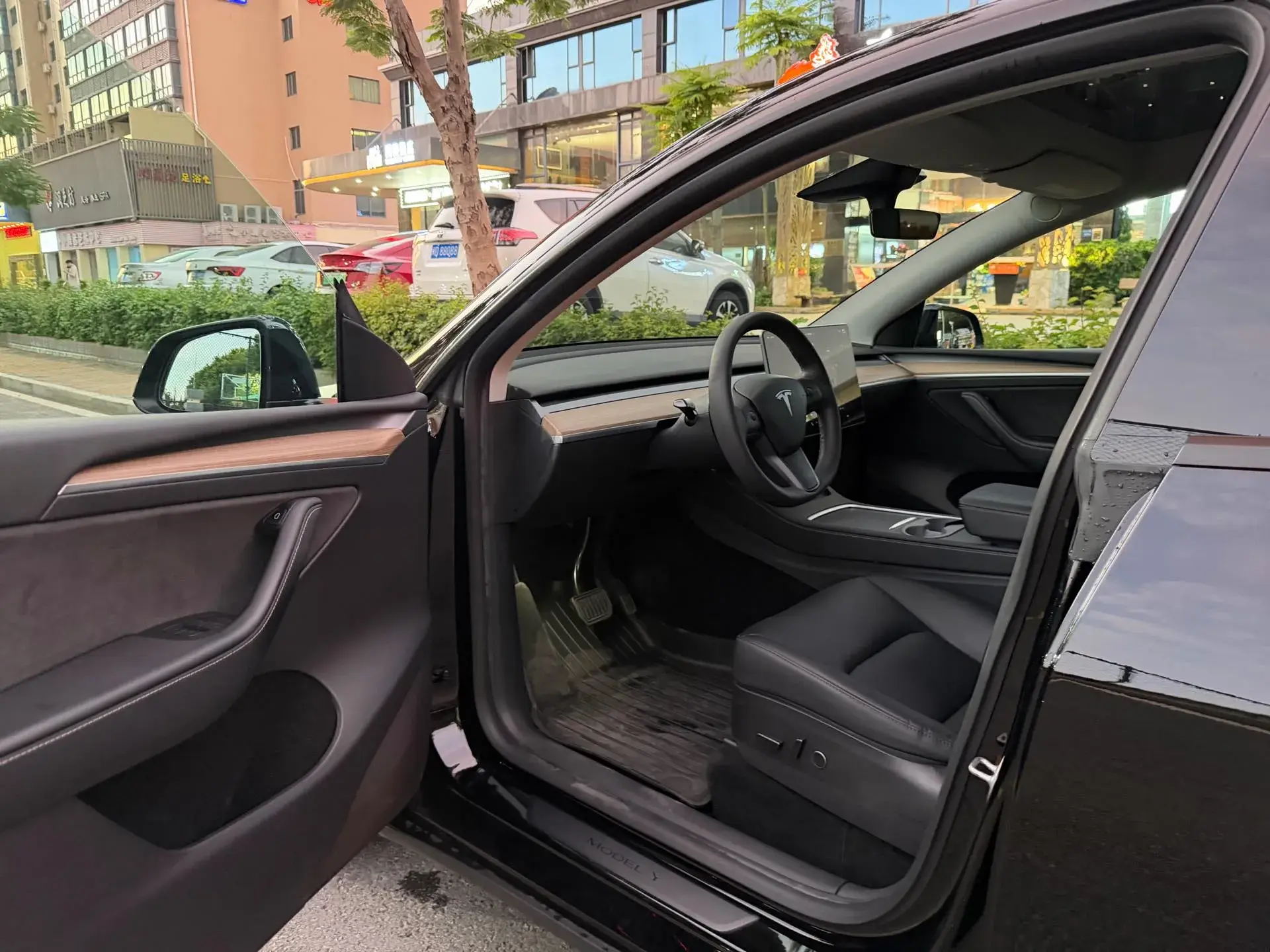 2022 TESLA MODEL thumbnail 4