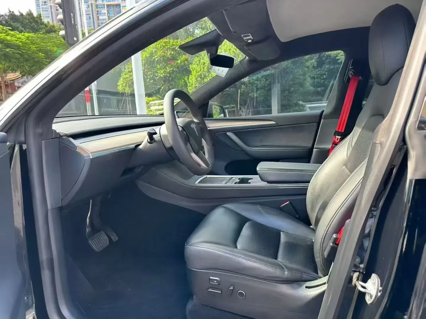 2021 TESLA MODEL thumbnail 4