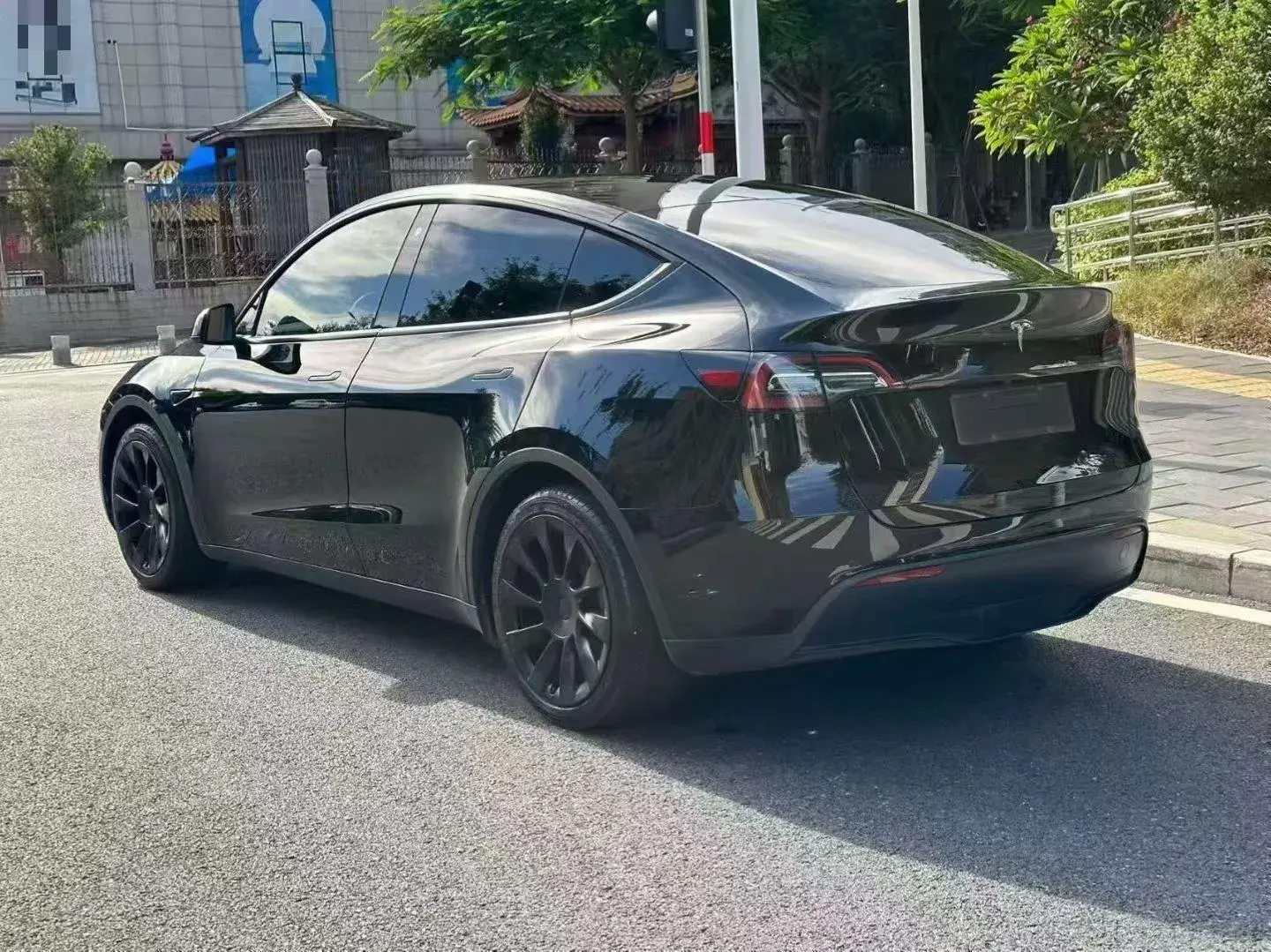 2021 TESLA MODEL thumbnail 3