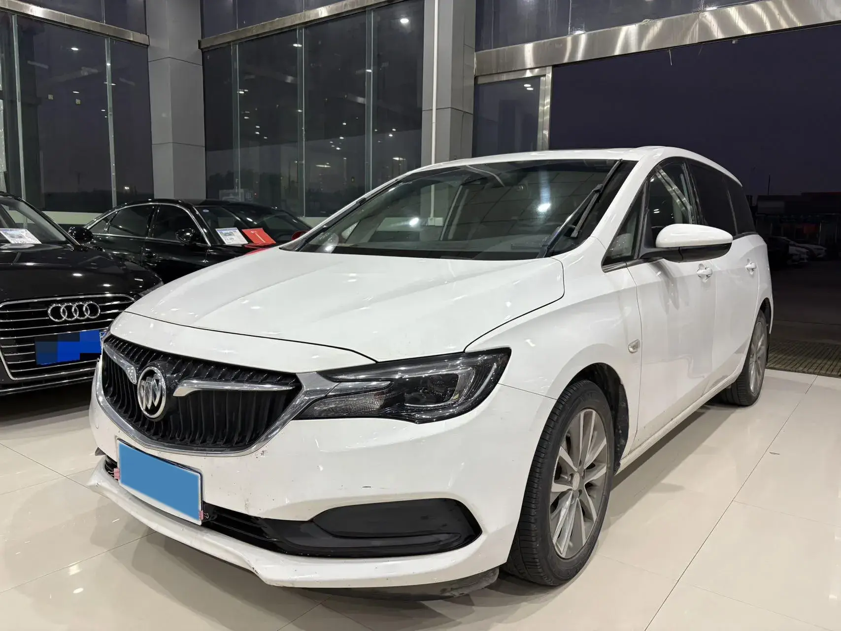 2019 BUICK GL6 view 1
