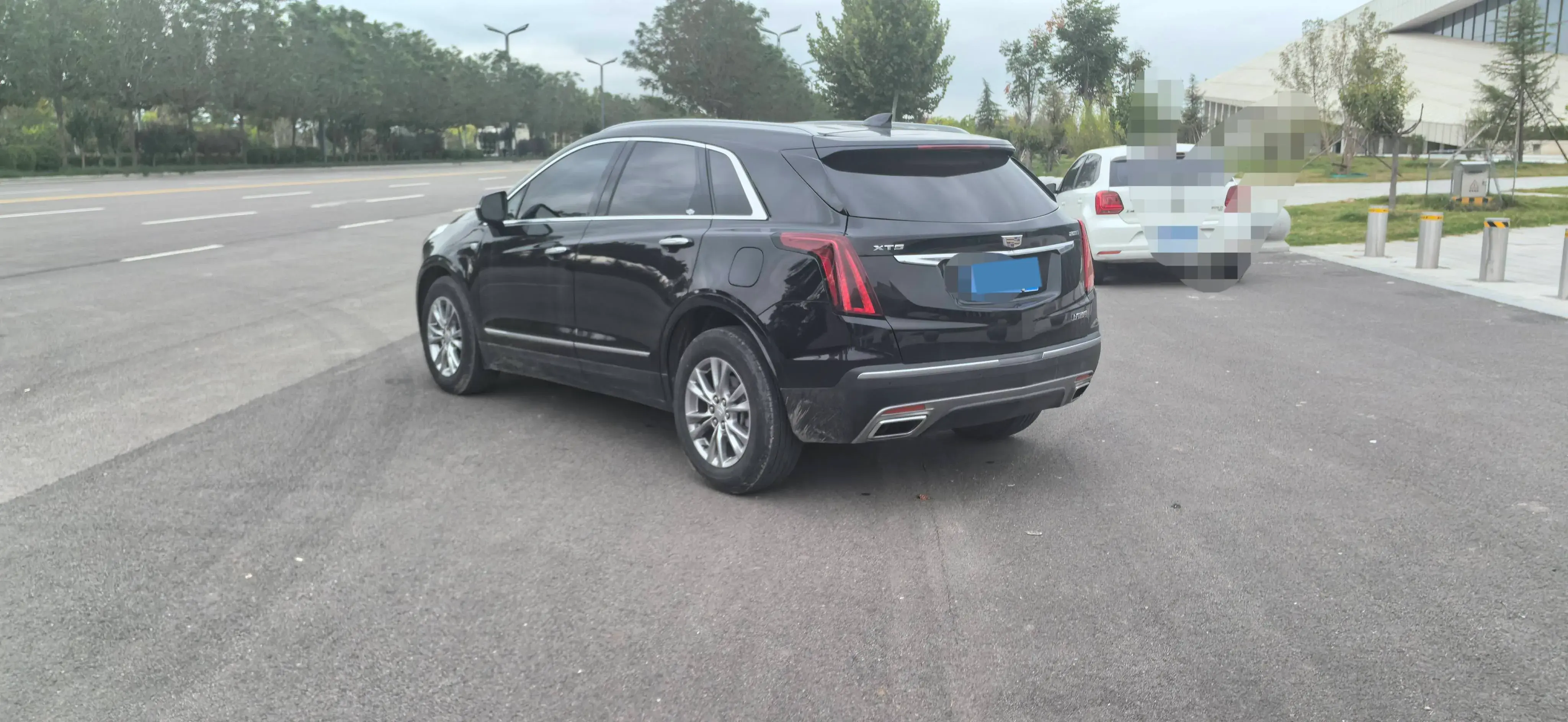 2021 CADILLAC XT5 thumbnail 3