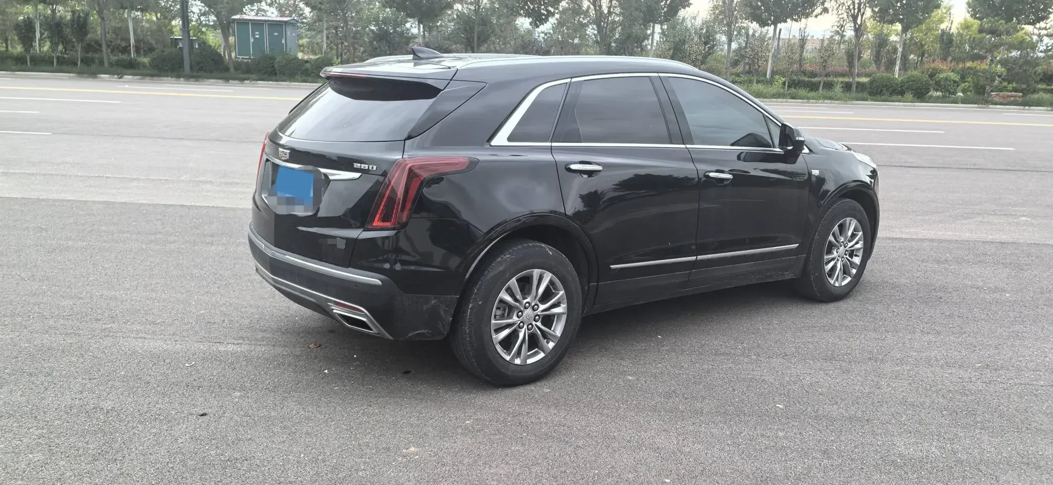 2021 CADILLAC XT5 thumbnail 4