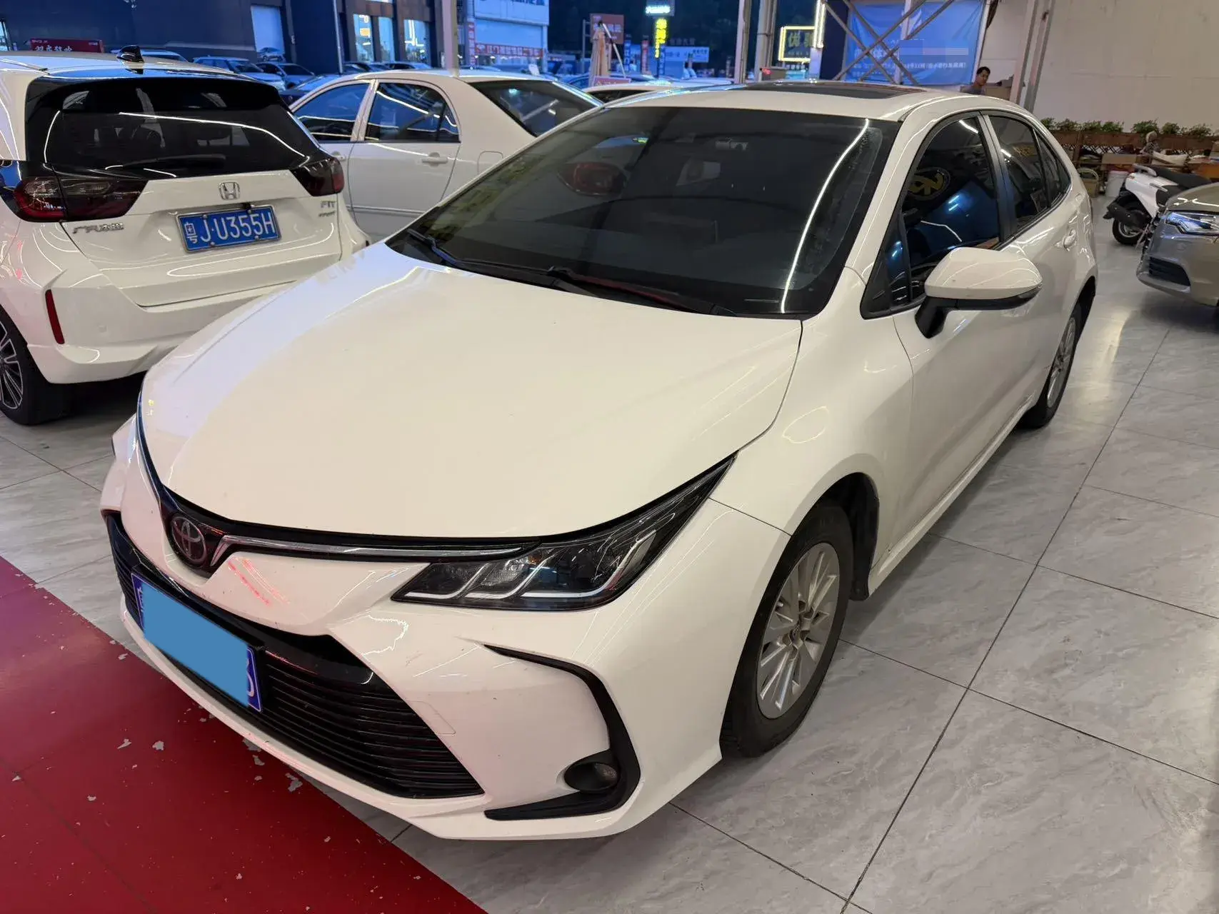 2019 TOYOTA COROLLA view 1