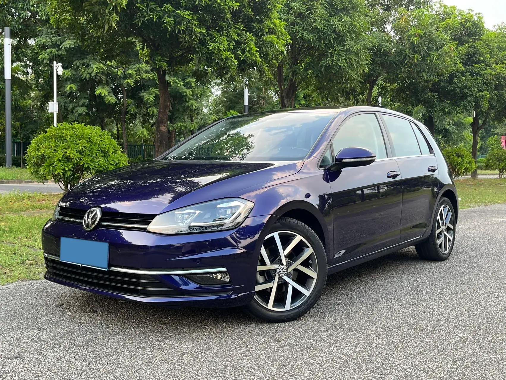 2018 VOLKSWAGEN GOLF view 1