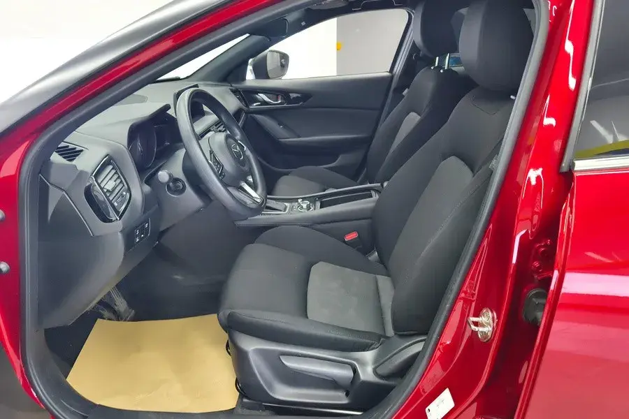 2021 MAZDA CX-4 thumbnail 4