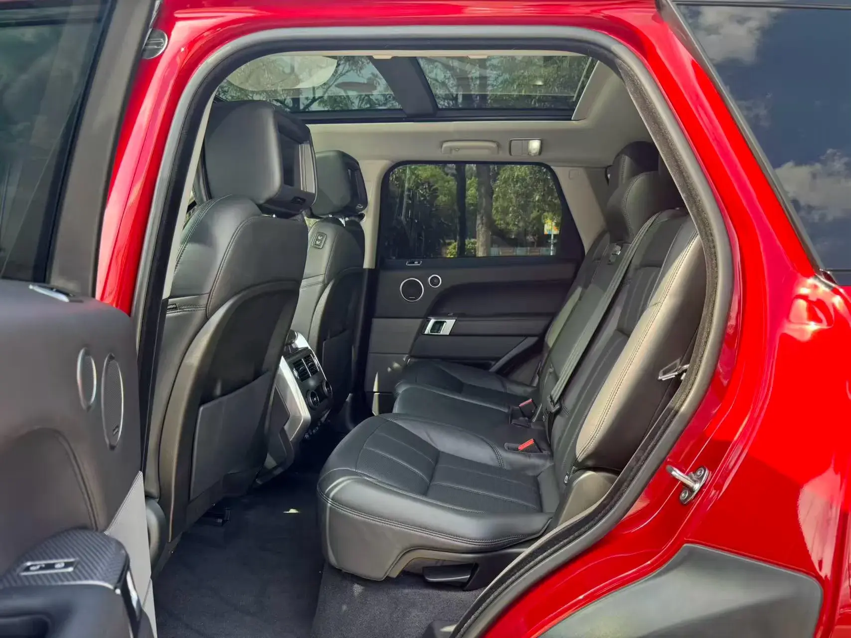 2020 LAND ROVER thumbnail 4